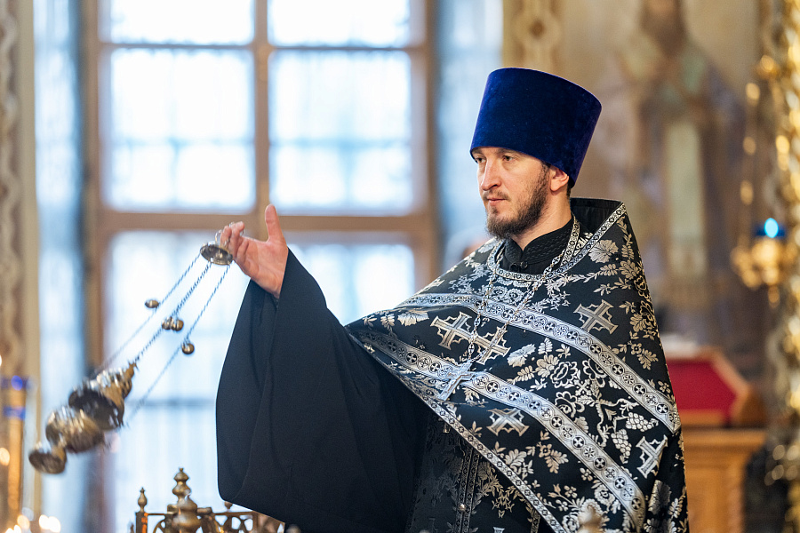 Утреня с чином погребения Плащаницы в Троицком кафедральном соборе Подольска